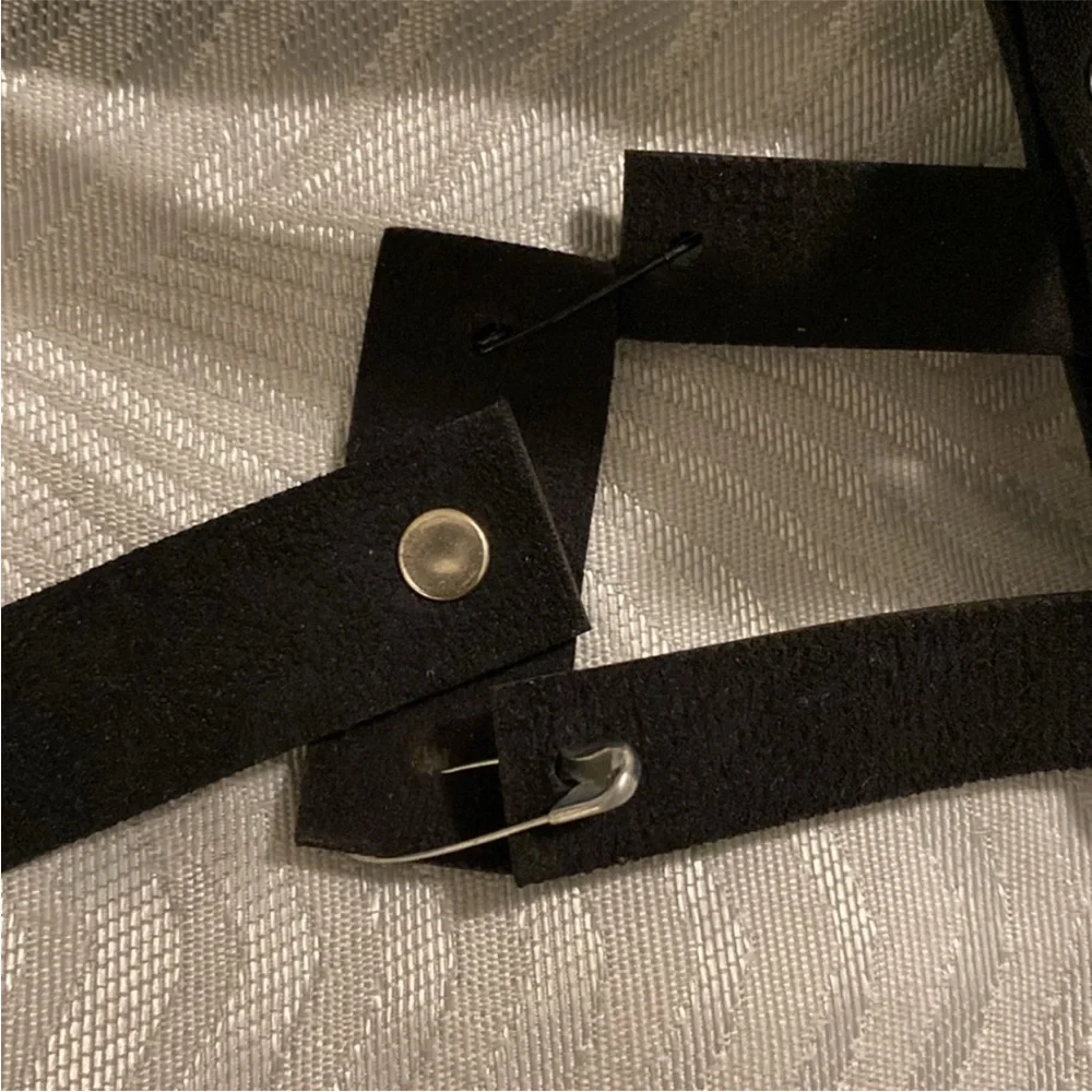 Black Leather Harness - Picture 4 of 6